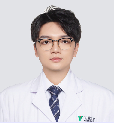 狄润超丨执业医师